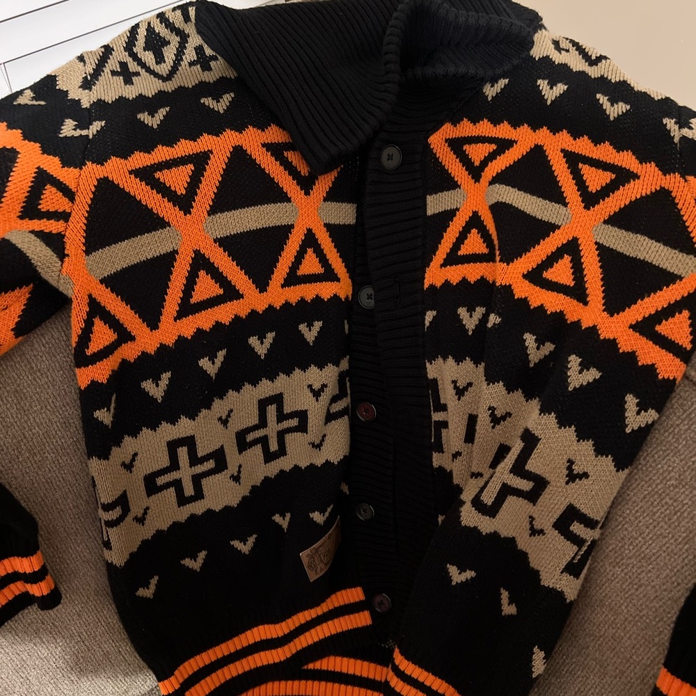LRG Sweater Size L! Worn once! In excellent condition